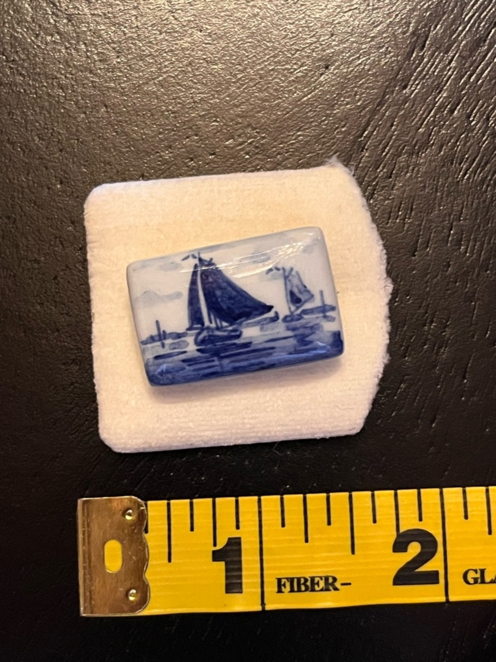 Vintage Ceramic Pin Blue and White Sailboat Delft Holland - Picture 4 of 4